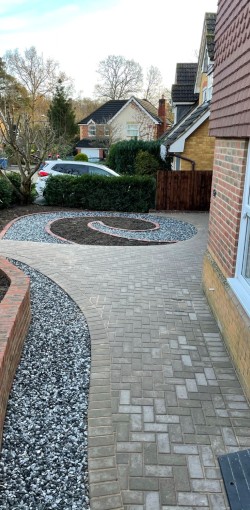 bradstone driveway blocks brick retaining walls low maintenance front garden pathways